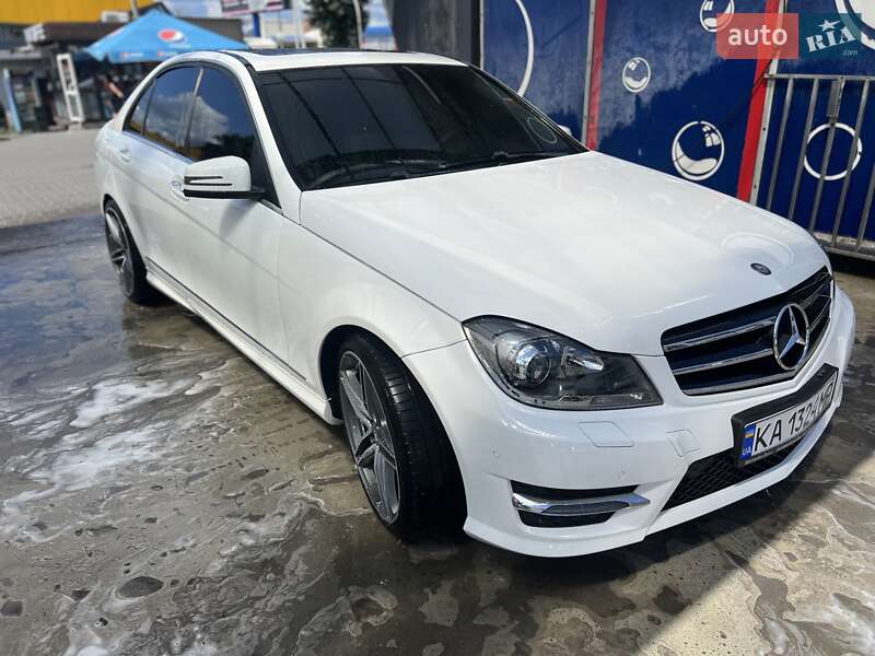 Седан Mercedes-Benz C-Class 2014 в Киеве
