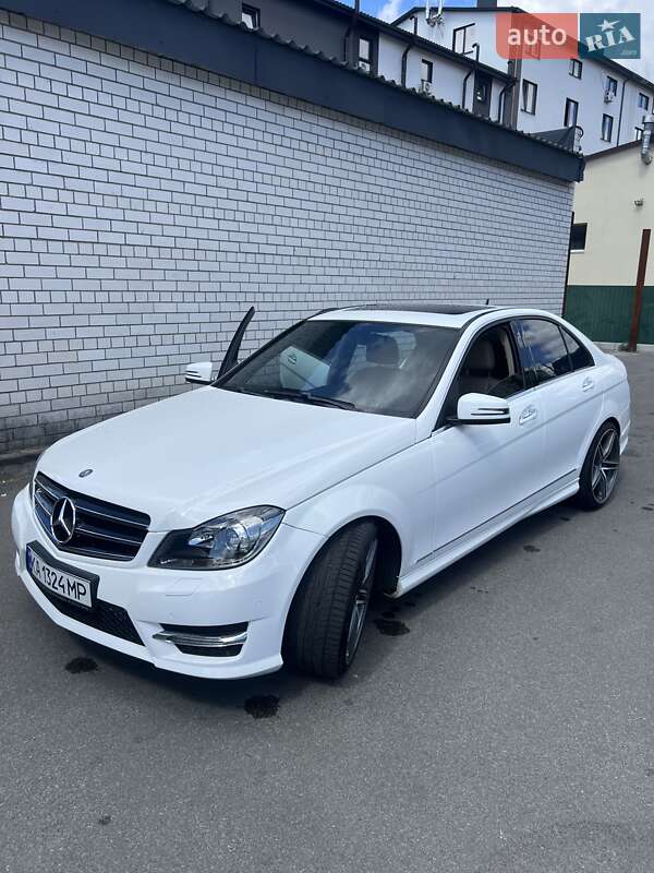 Седан Mercedes-Benz C-Class 2014 в Киеве