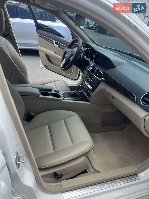 Седан Mercedes-Benz C-Class 2014 в Киеве