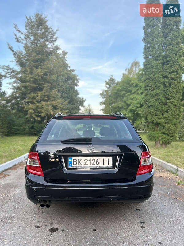 Универсал Mercedes-Benz C-Class 2009 в Заре
