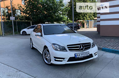 Седан Mercedes-Benz C-Class 2011 в Ромнах