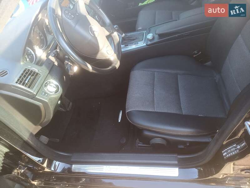 Универсал Mercedes-Benz C-Class 2011 в Вараше