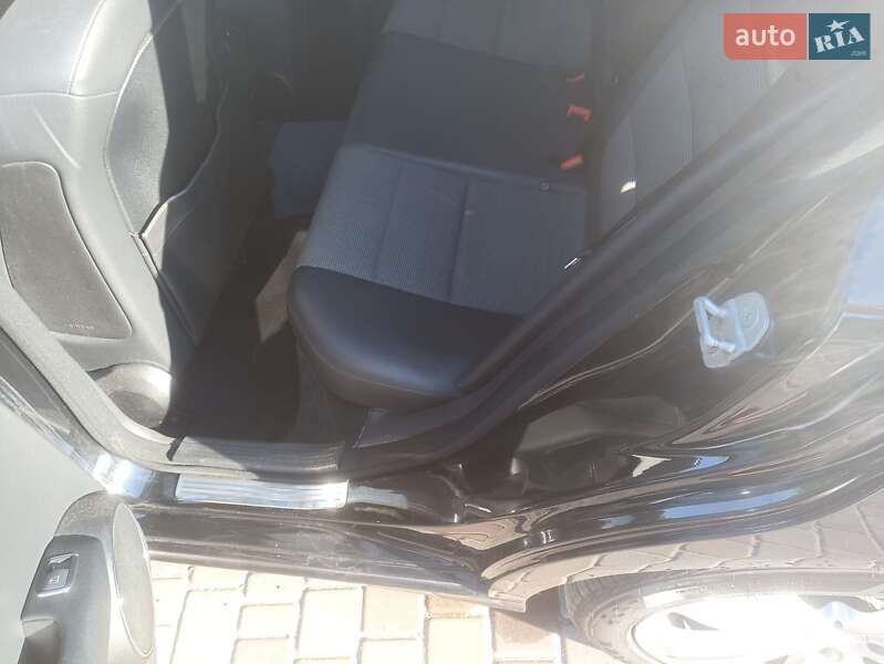 Универсал Mercedes-Benz C-Class 2011 в Вараше