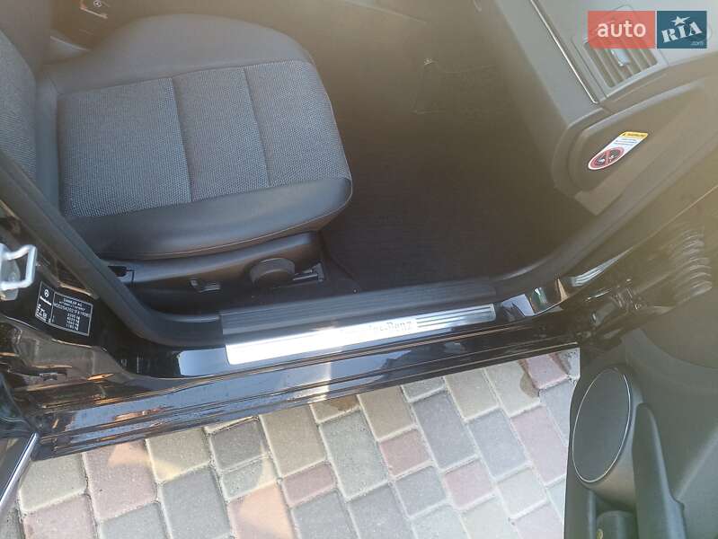 Универсал Mercedes-Benz C-Class 2011 в Вараше
