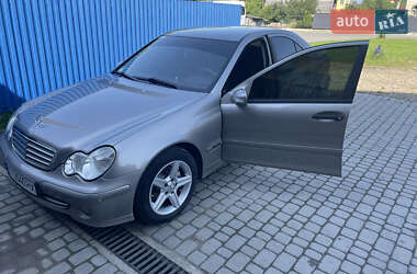 Седан Mercedes-Benz C-Class 2004 в 