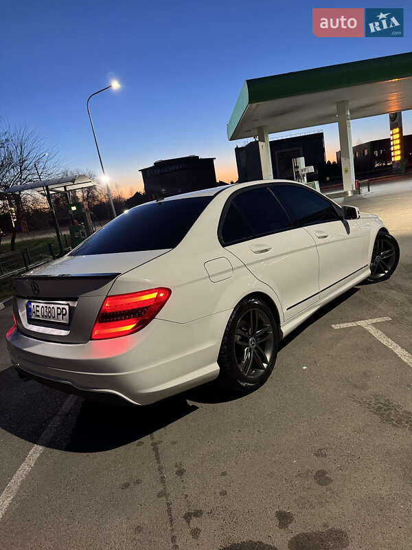 Седан Mercedes-Benz C-Class 2013 в Днепре фото 10 Седан Mercedes-Benz C-Class 2013 в Днепре