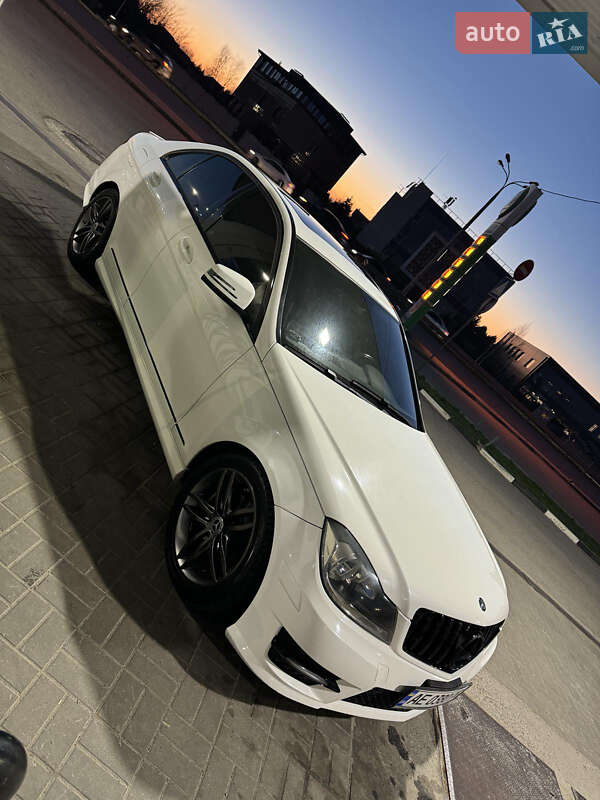 Седан Mercedes-Benz C-Class 2013 в Днепре фото 25 Седан Mercedes-Benz C-Class 2013 в Днепре