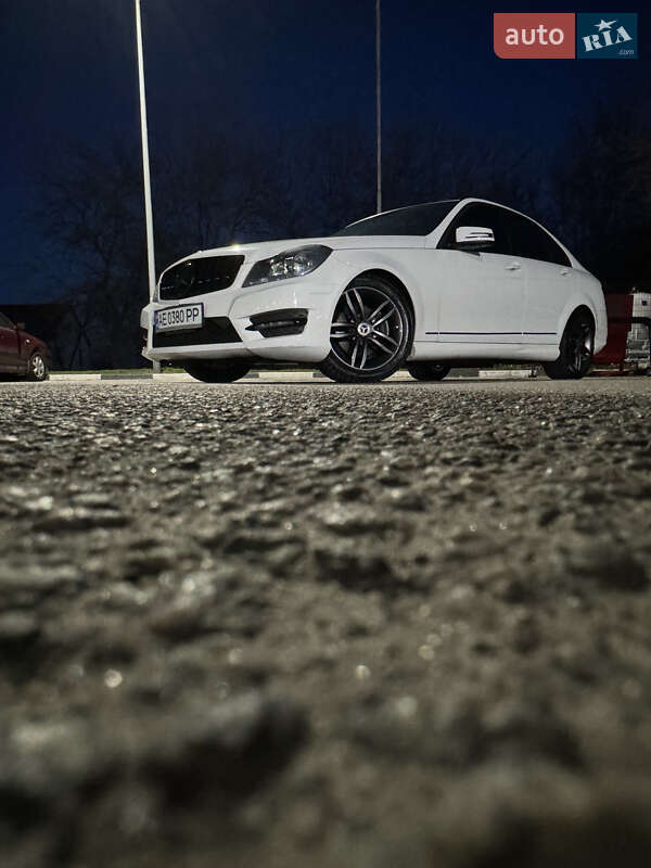 Седан Mercedes-Benz C-Class 2013 в Днепре фото 26 Седан Mercedes-Benz C-Class 2013 в Днепре