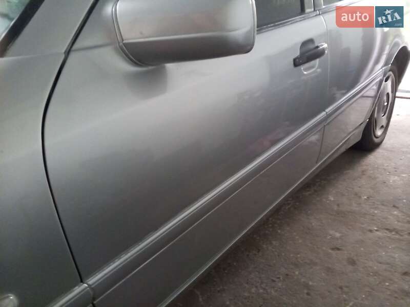 Седан Mercedes-Benz C-Class 1997 в Ивано-Франковске