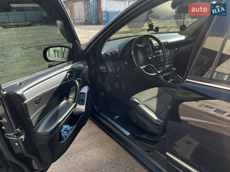 Універсал Mercedes-Benz C-Class 2006 в Дніпрі