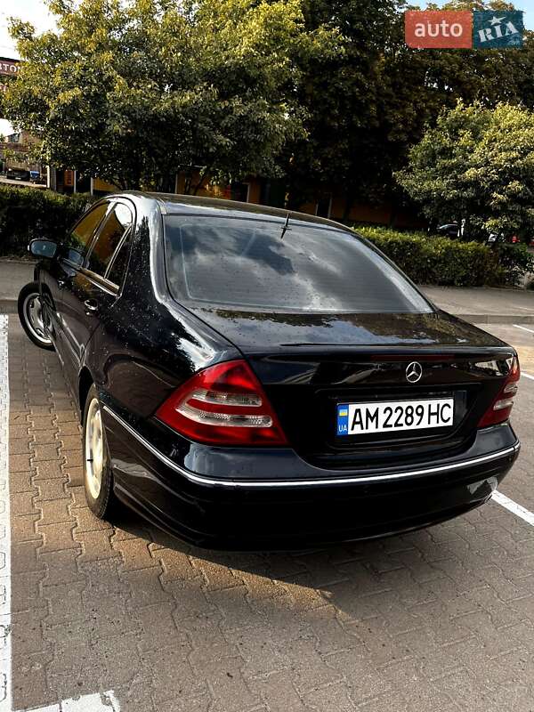 Седан Mercedes-Benz C-Class 2002 в Житомире