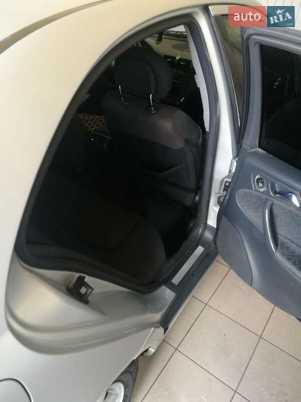 Седан Mercedes-Benz C-Class 2001 в Белой Церкви фото 7 Седан Mercedes-Benz C-Class 2001 в Белой Церкви