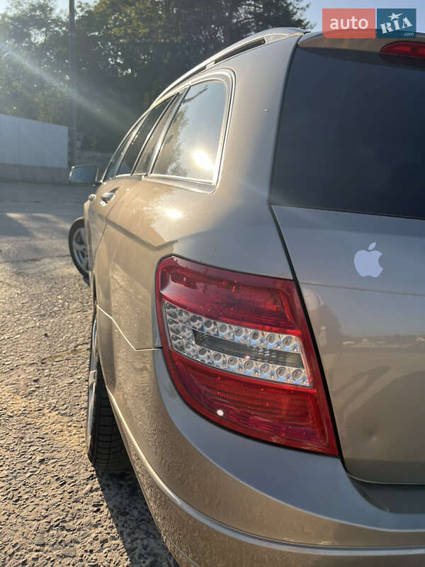 Универсал Mercedes-Benz C-Class 2009 в Новояворовске