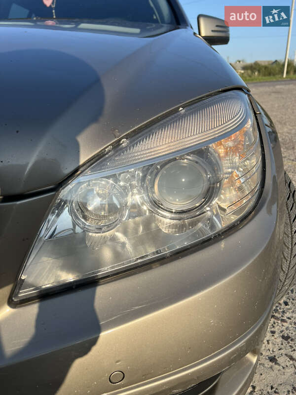 Универсал Mercedes-Benz C-Class 2009 в Новояворовске