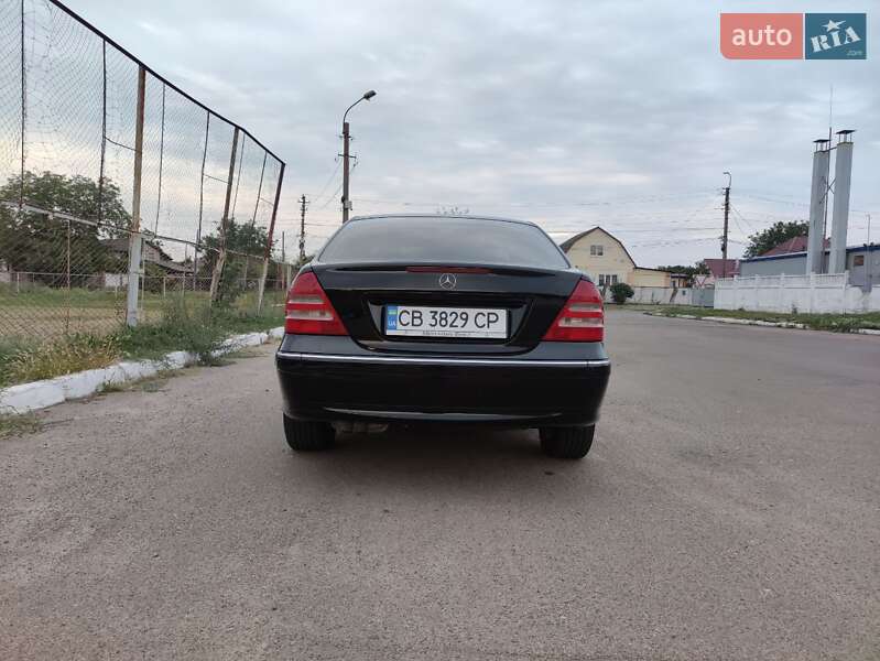 Седан Mercedes-Benz C-Class 2003 в Прилуках