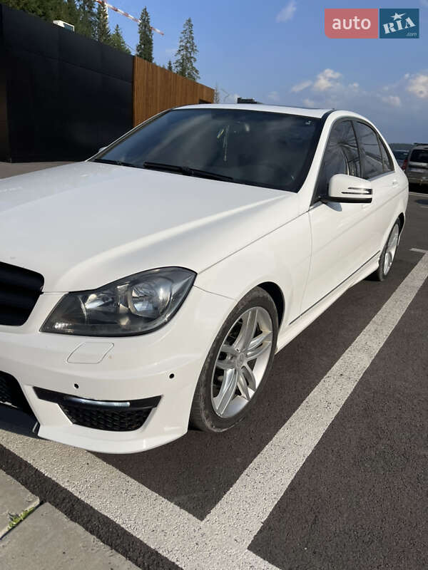 Седан Mercedes-Benz C-Class 2012 в Киеве