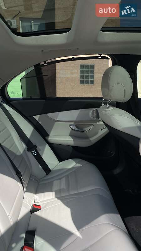 Седан Mercedes-Benz C-Class 2015 в Львове