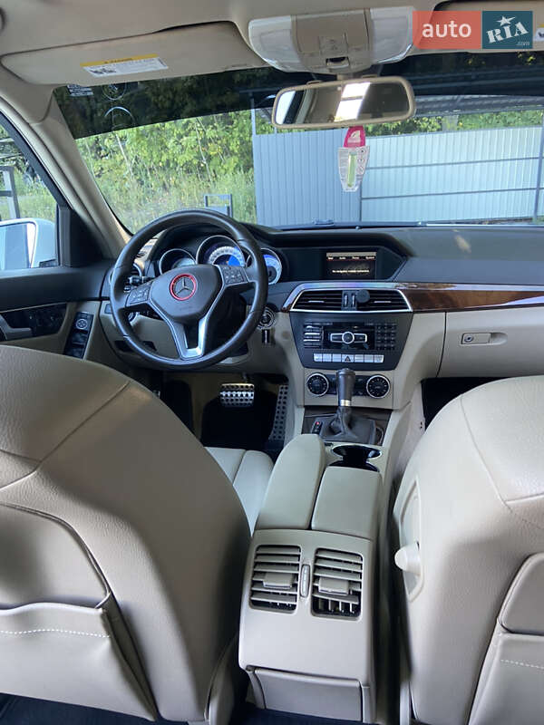 Седан Mercedes-Benz C-Class 2013 в Тернополе
