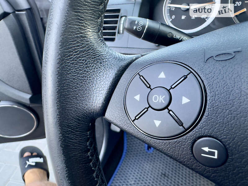 Седан Mercedes-Benz C-Class 2008 в Ровно