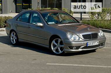 Седан Mercedes-Benz C-Class 2004 в Киеве