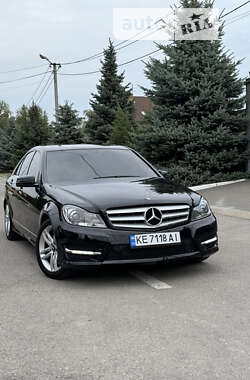 Седан Mercedes-Benz C-Class 2012 в Дніпрі