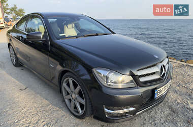 Купе Mercedes-Benz C-Class 2012 в 
