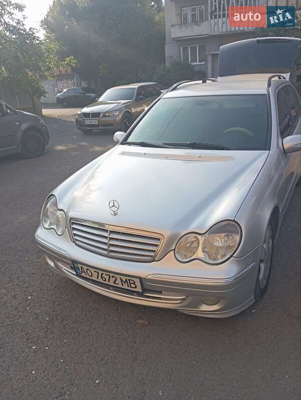 Универсал Mercedes-Benz C-Class 2004 в Мукачево