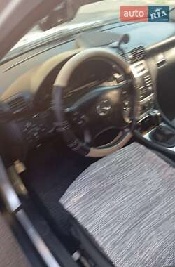 Универсал Mercedes-Benz C-Class 2004 в 