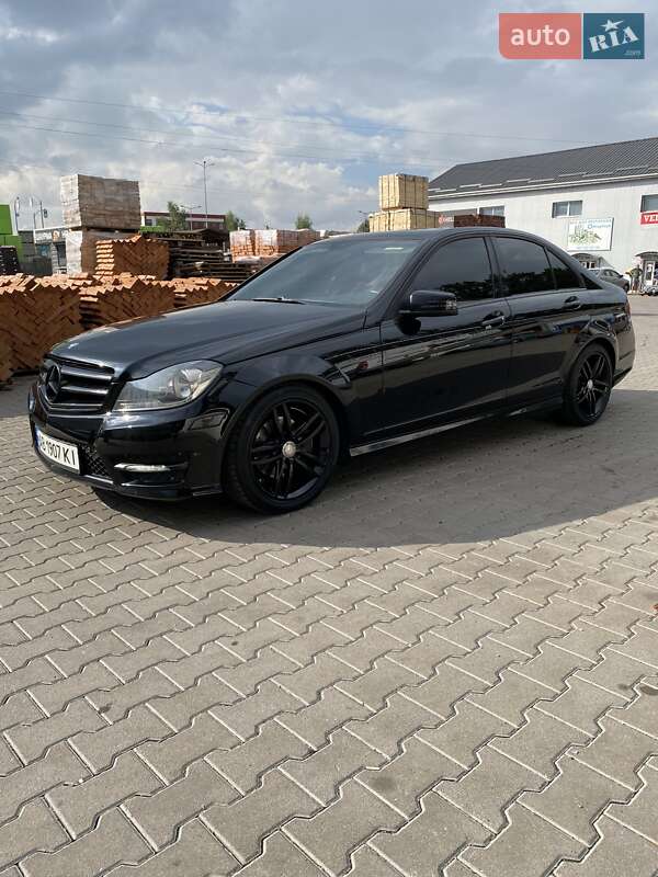 Седан Mercedes-Benz C-Class 2013 в Виннице