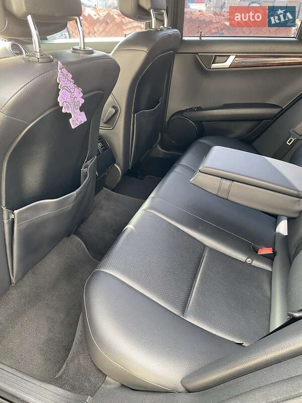 Седан Mercedes-Benz C-Class 2013 в Виннице