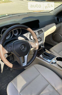 Седан Mercedes-Benz C-Class 2012 в Сумах