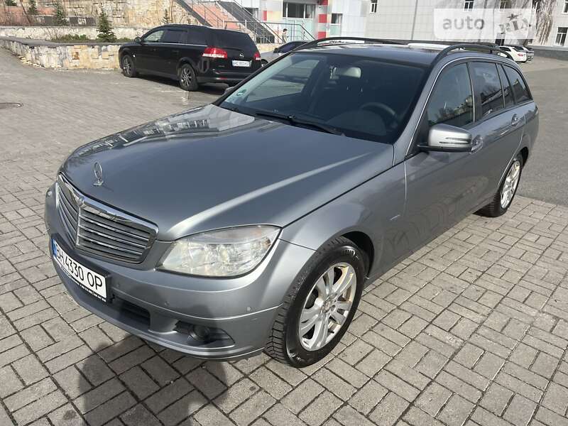 Универсал Mercedes-Benz C-Class 2010 в Киеве