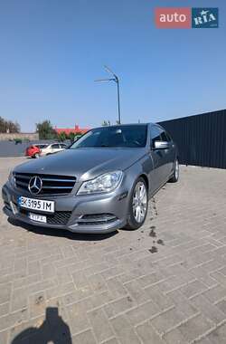 Седан Mercedes-Benz C-Class 2013 в Острозі