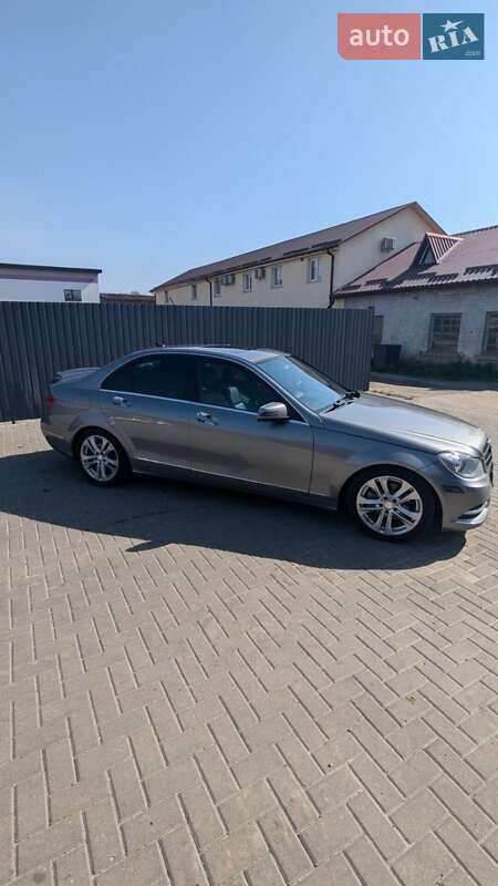 Седан Mercedes-Benz C-Class 2013 в Остроге