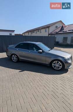 Седан Mercedes-Benz C-Class 2013 в Острозі