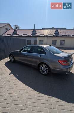 Седан Mercedes-Benz C-Class 2013 в Острозі