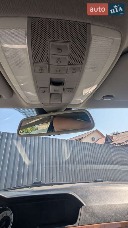 Седан Mercedes-Benz C-Class 2013 в Остроге