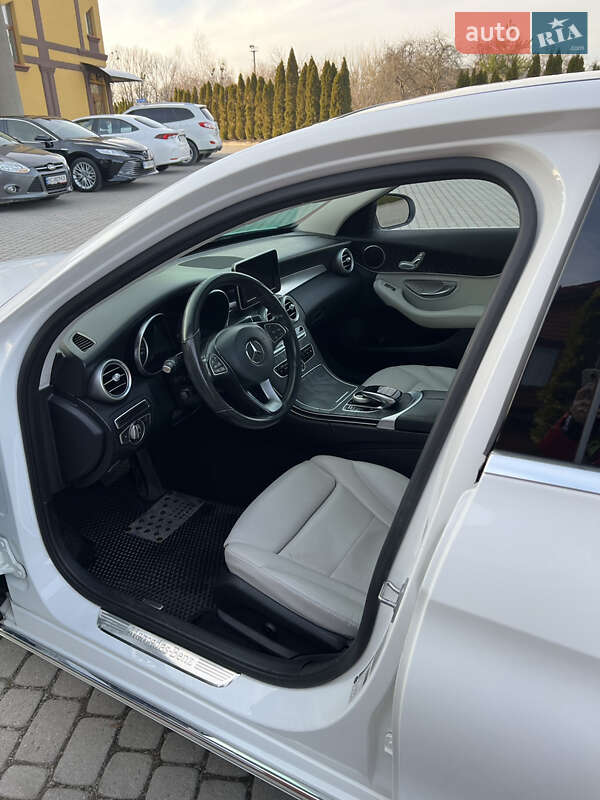 Седан Mercedes-Benz C-Class 2016 в Львове