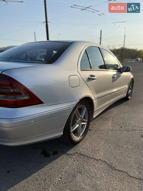 Седан Mercedes-Benz C-Class 2001 в Запорожье