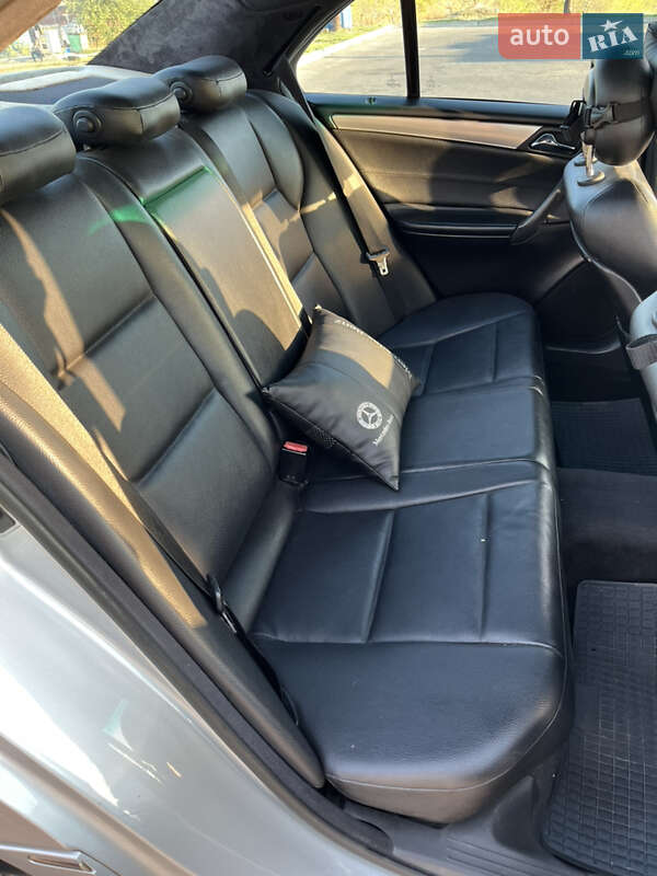 Седан Mercedes-Benz C-Class 2001 в Запорожье