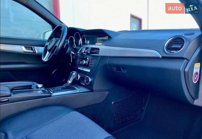 Універсал Mercedes-Benz C-Class 2011 в Гостомелі