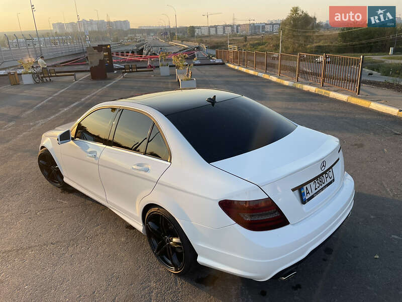 Седан Mercedes-Benz C-Class 2013 в Киеве