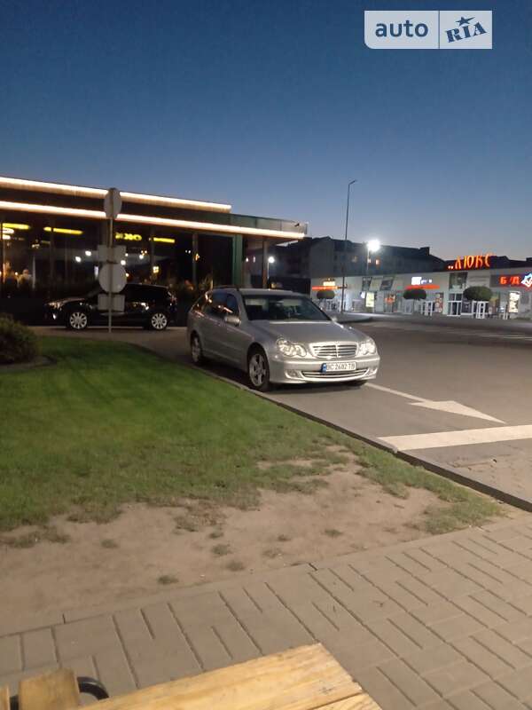 Универсал Mercedes-Benz C-Class 2004 в 
