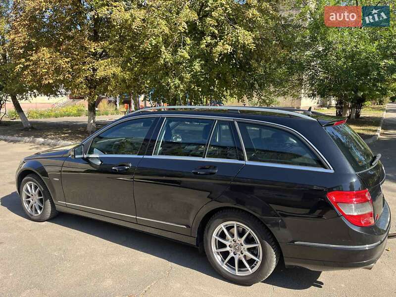 Универсал Mercedes-Benz C-Class 2010 в Кривом Роге