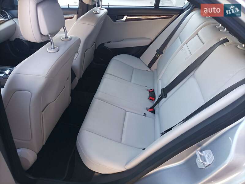 Седан Mercedes-Benz C-Class 2011 в Одессе