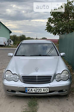 Седан Mercedes-Benz C-Class 2001 в Киеве