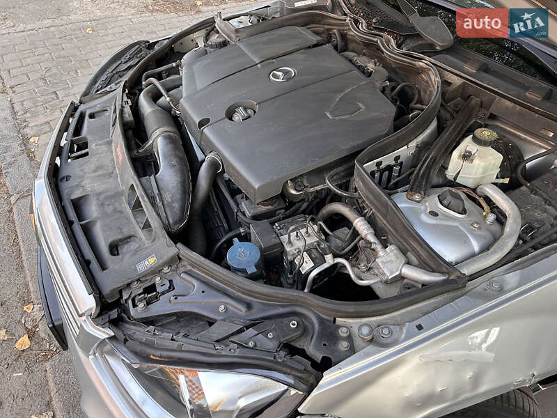 Універсал Mercedes-Benz C-Class 2011 в Києві