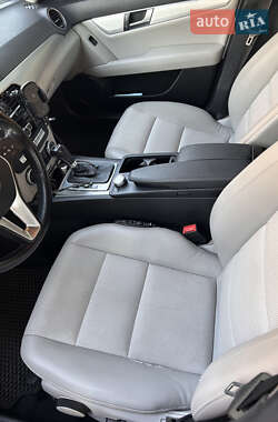 Универсал Mercedes-Benz C-Class 2011 в 