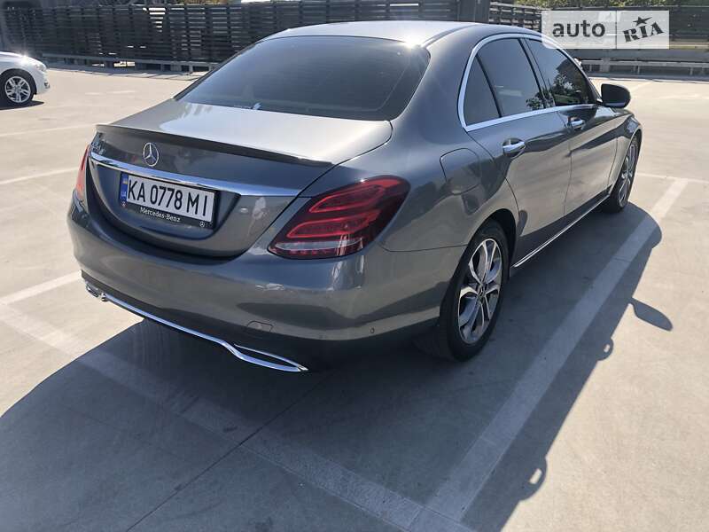 Седан Mercedes-Benz C-Class 2017 в Киеве