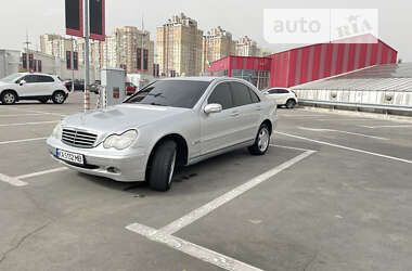 Седан Mercedes-Benz C-Class 2000 в Киеве